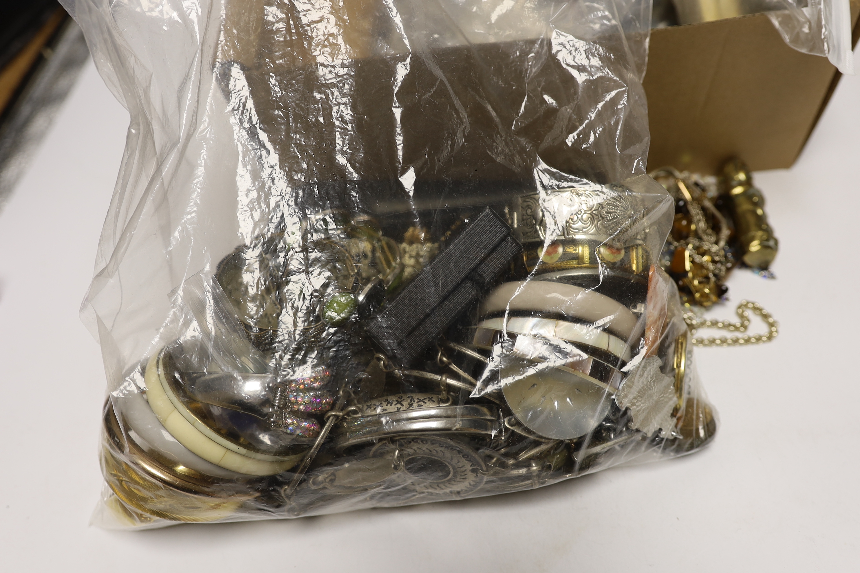 A quantity of assorted costume jewellery, including, necklaces, brooches, bangles cufflinks, rings, filigree etc.